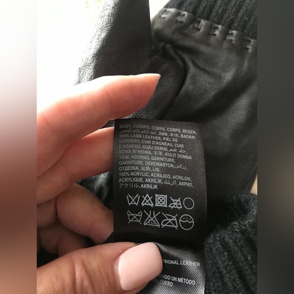 Bebe black long fingerless gloves with crystal accents. Missing one stone sz M/L - Picture 6 of 10